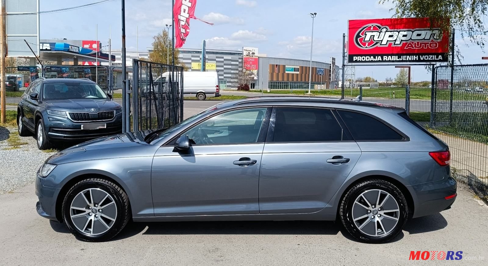 2017' Audi A4 Avant photo #3