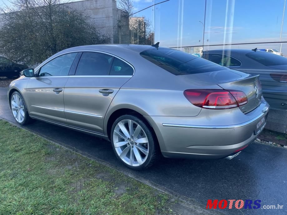 2014' Volkswagen Passat 2,0 Tdi Bmt photo #3