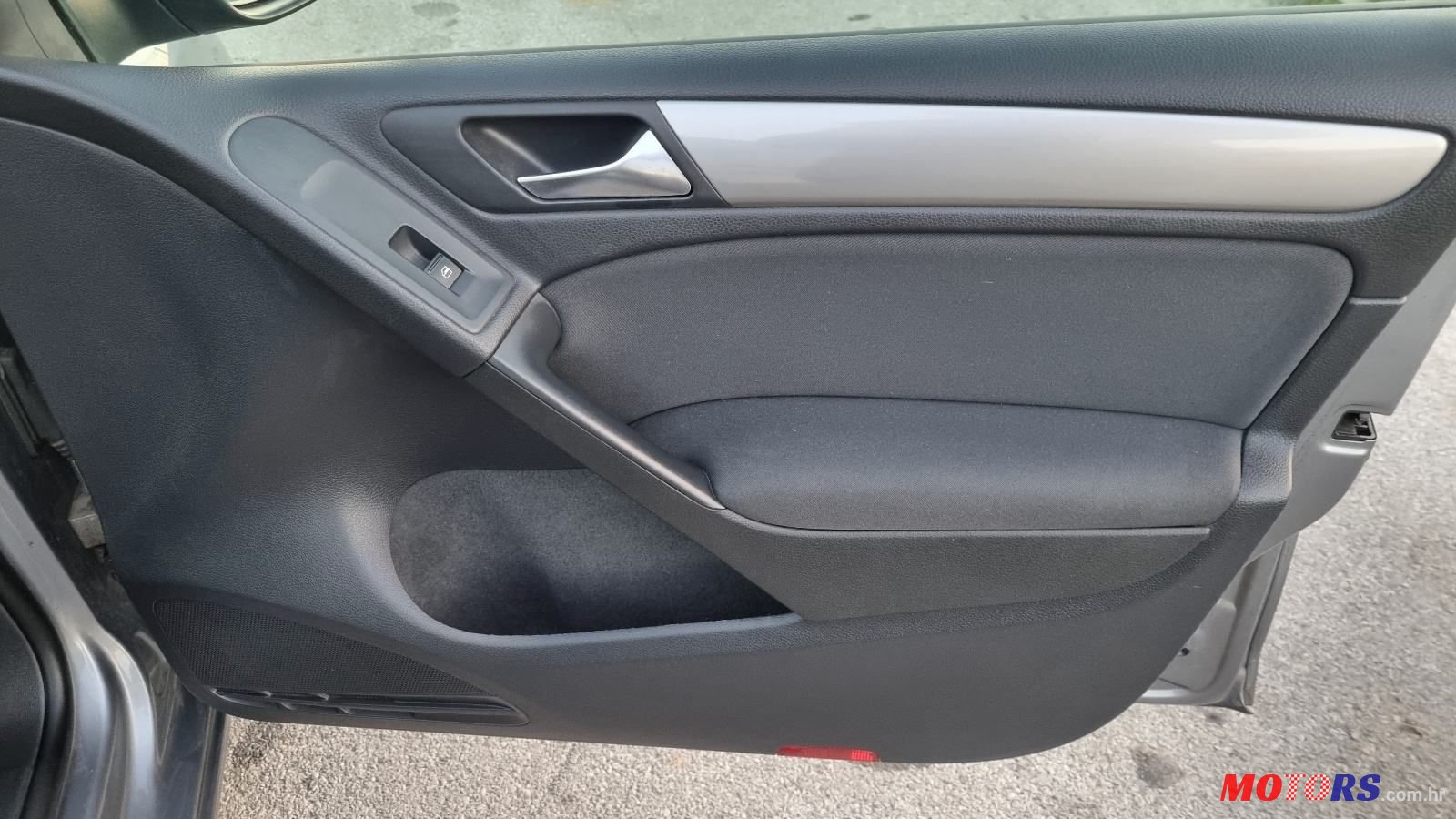 2011' Volkswagen Golf VI 1,6 Tdi photo #5