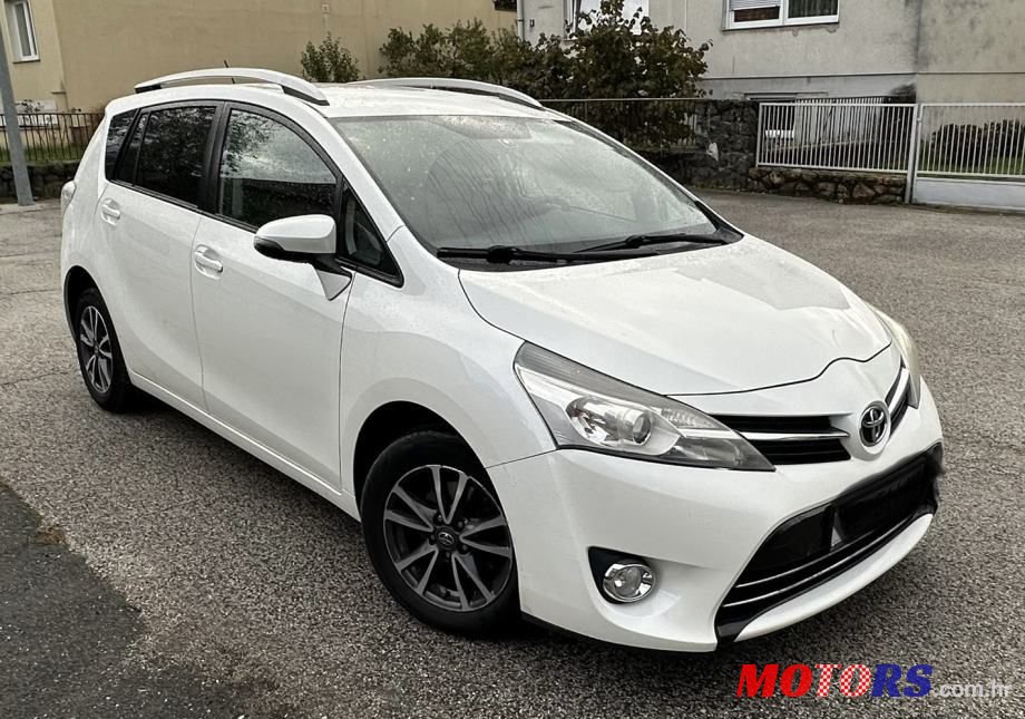 2013' Toyota Verso 2,0 D-4D photo #1
