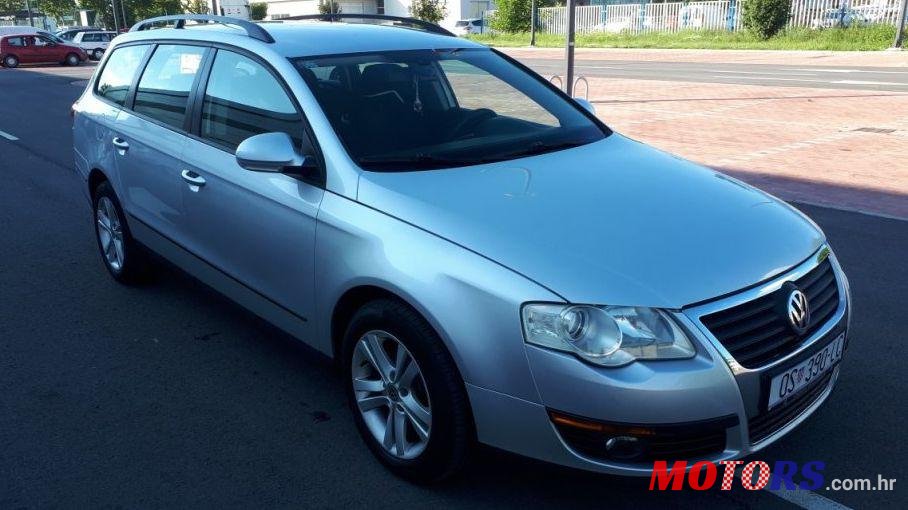 2005' Volkswagen Passat Variant photo #2