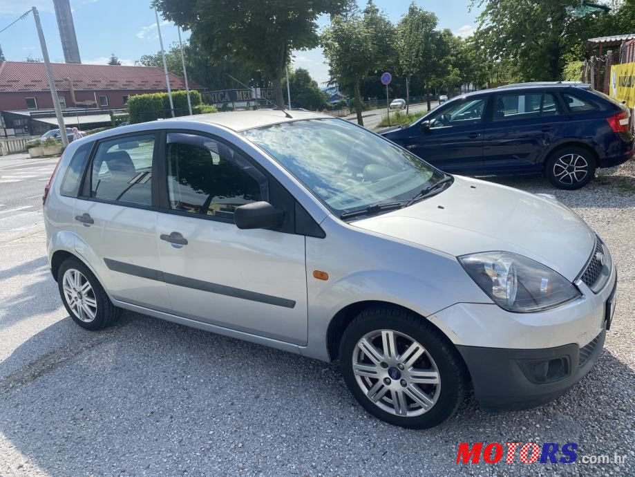 2007' Ford Fiesta photo #3