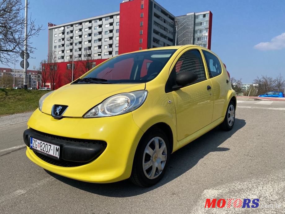 2009' Peugeot 107 1,0 photo #2