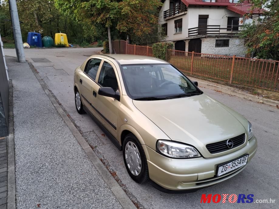 2006' Opel Astra Classic photo #2