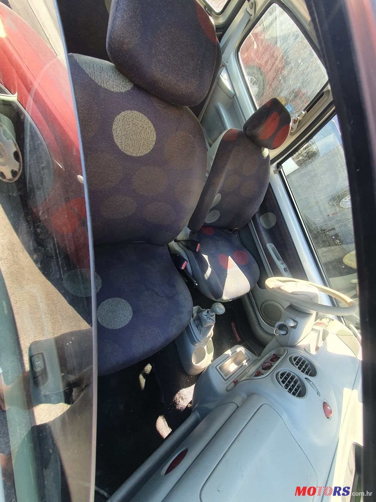 2001' Renault Twingo 1,2 photo #5
