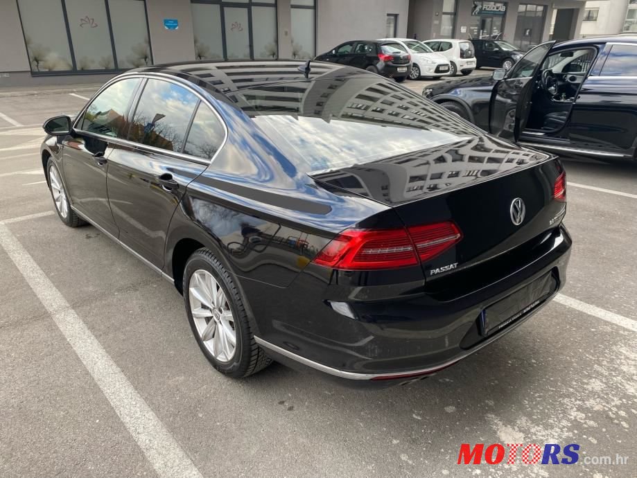 2016' Volkswagen Passat photo #6