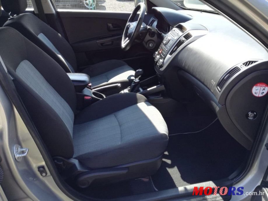 2010' Kia Ceed 1,6 Crdi photo #6