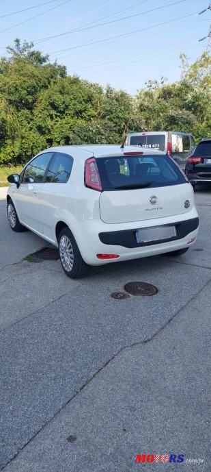 2011' Fiat Punto Evo photo #4