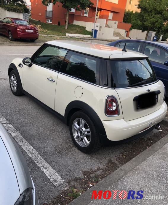 2011' MINI Cooper photo #2