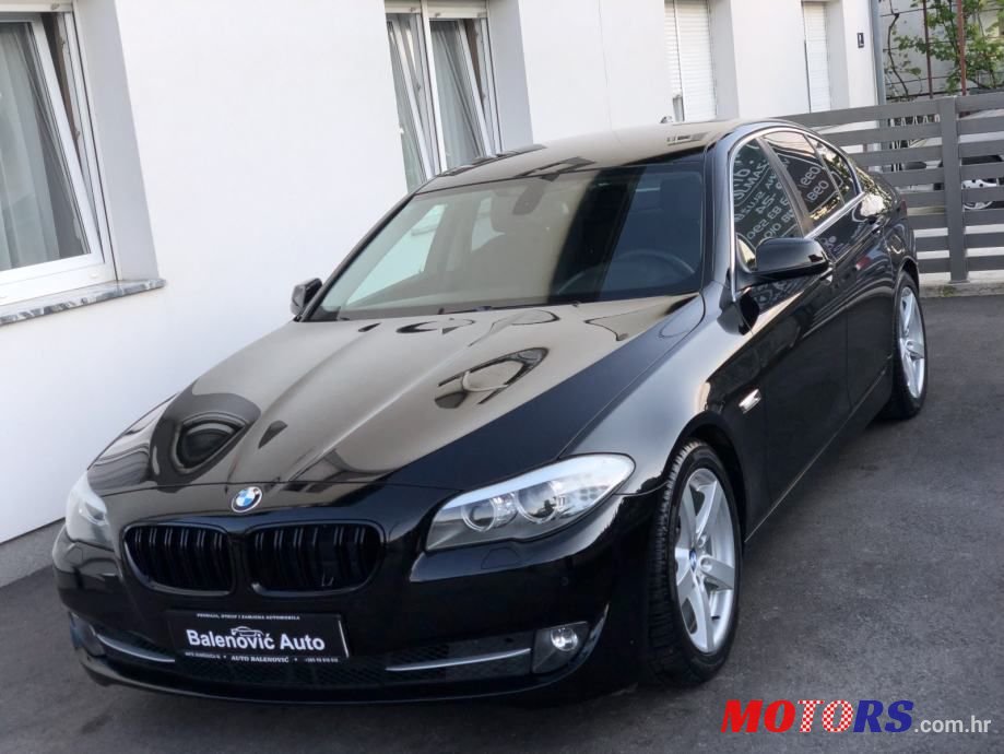 2011' BMW Serija 5 520 D photo #1