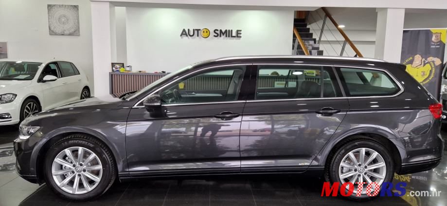 2019' Volkswagen Passat Variant photo #6