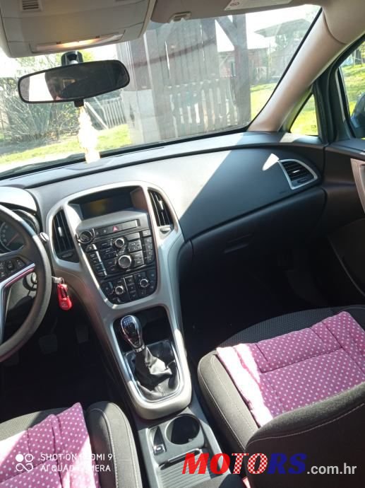 2012' Opel Astra 1,3 Cdti photo #6