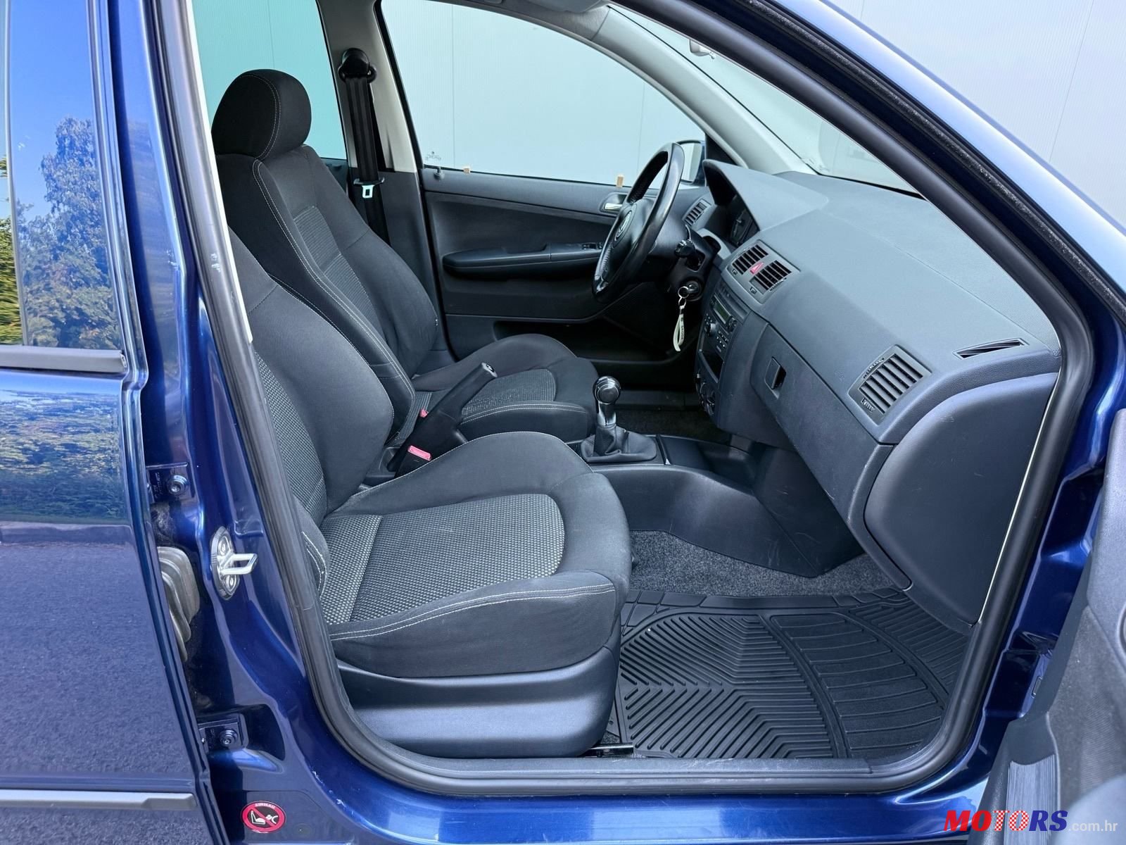 2005' Skoda Fabia Combi photo #6