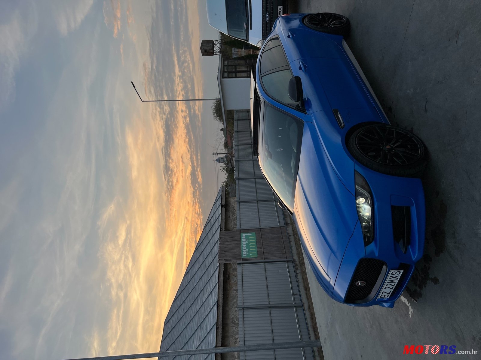 2017' Jaguar XE photo #3