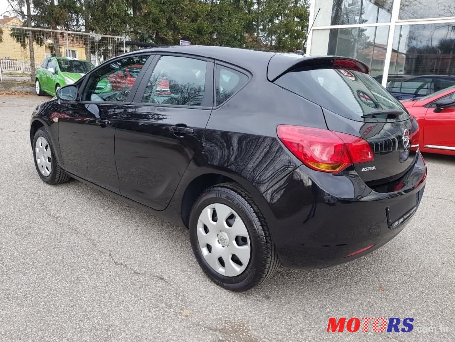 2011' Opel Astra 1,3 Cdti photo #4