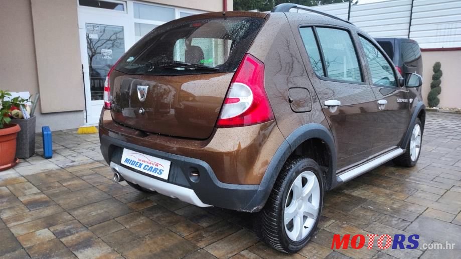 2012' Dacia Sandero photo #5