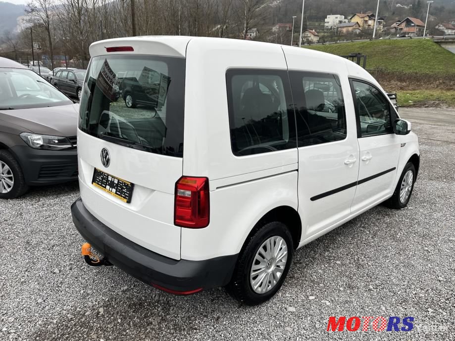 2017' Volkswagen Caddy photo #3