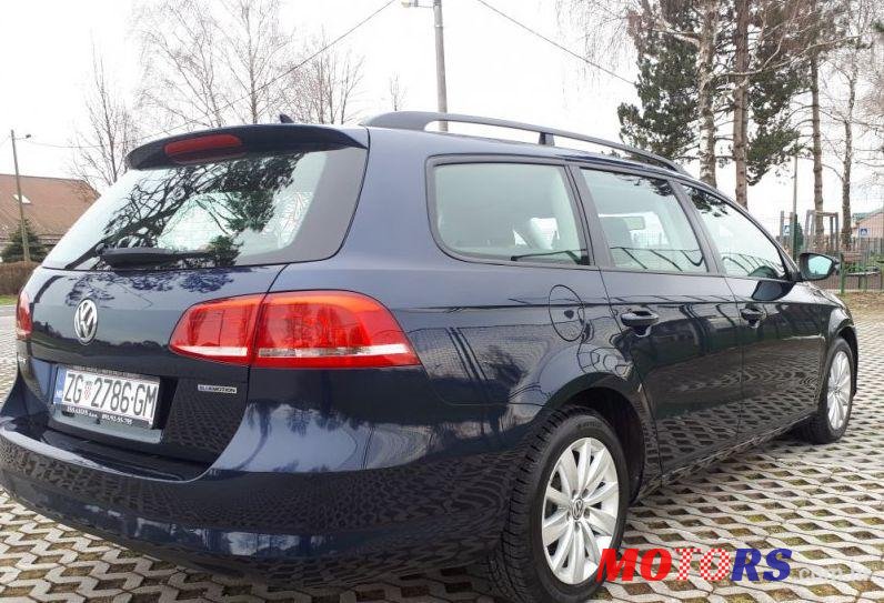 2013' Volkswagen Passat Variant photo #2