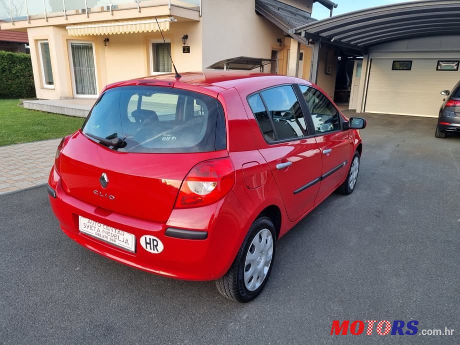 2008' Renault Clio 1.2 16V photo #4