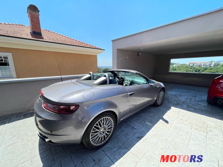 2007' Alfa Romeo Spider photo #2