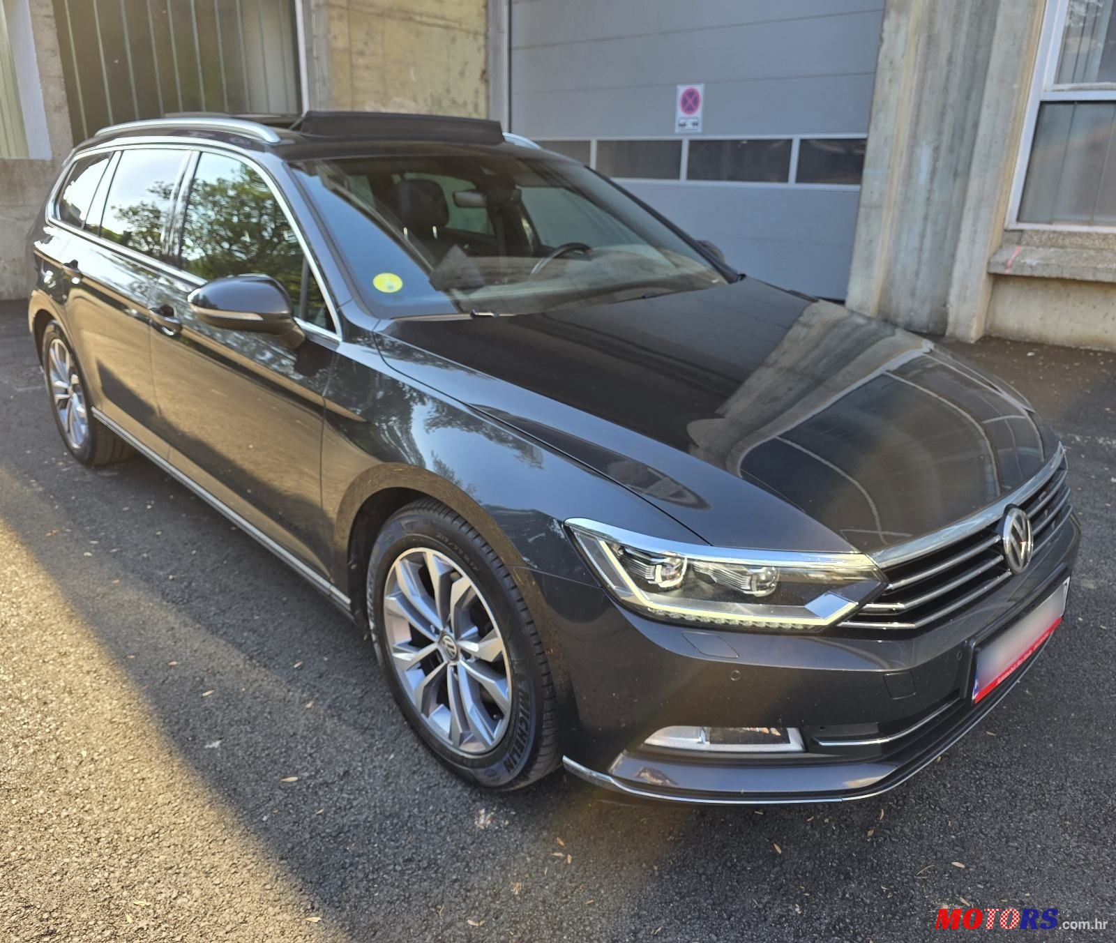 2019' Volkswagen Passat Variant photo #3