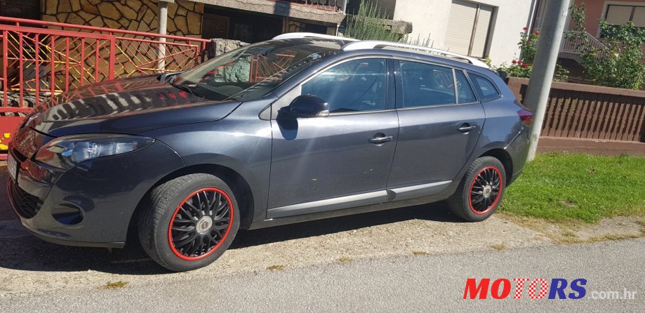 2012' Renault Megane photo #3