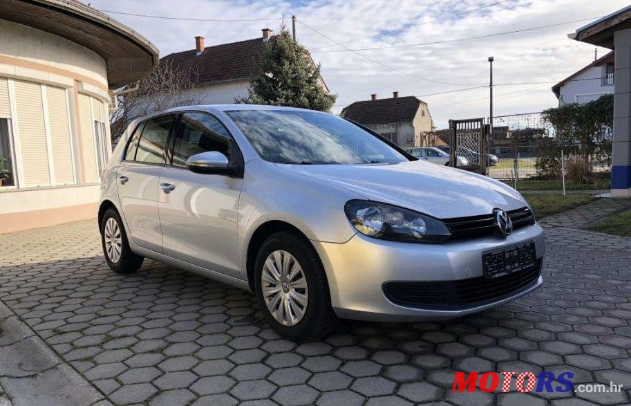 2009' Volkswagen Golf VI 1,6 Tdi photo #2