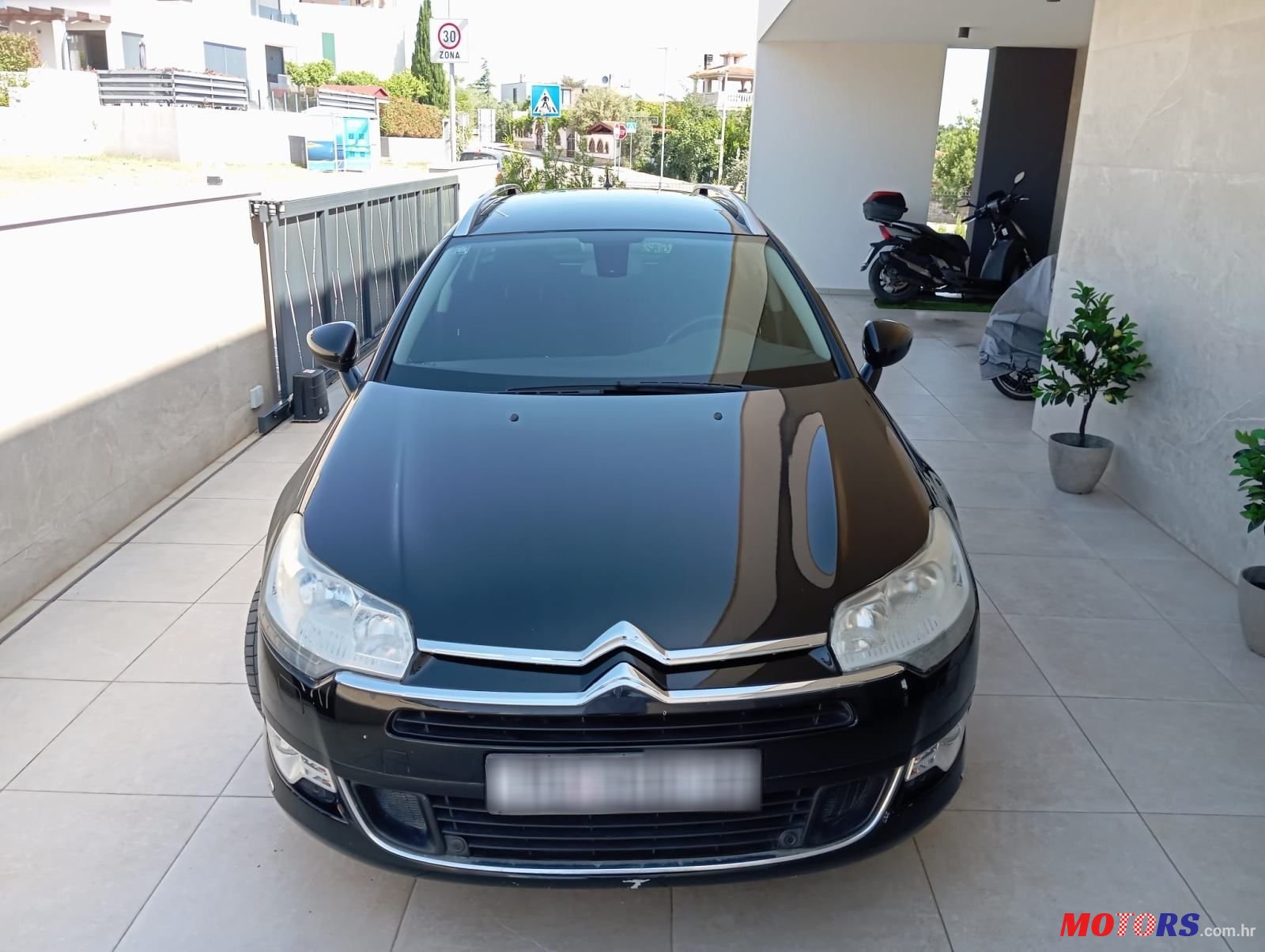 2013' Citroen C5 Break photo #2