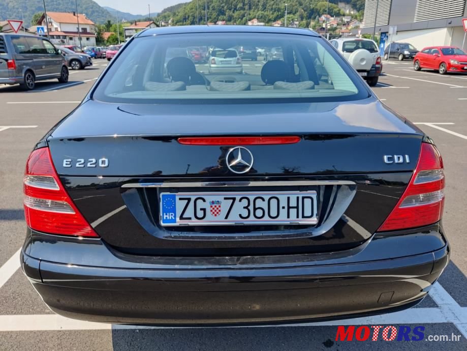 2006' Mercedes-Benz E-Klasa 220 Cdi photo #5