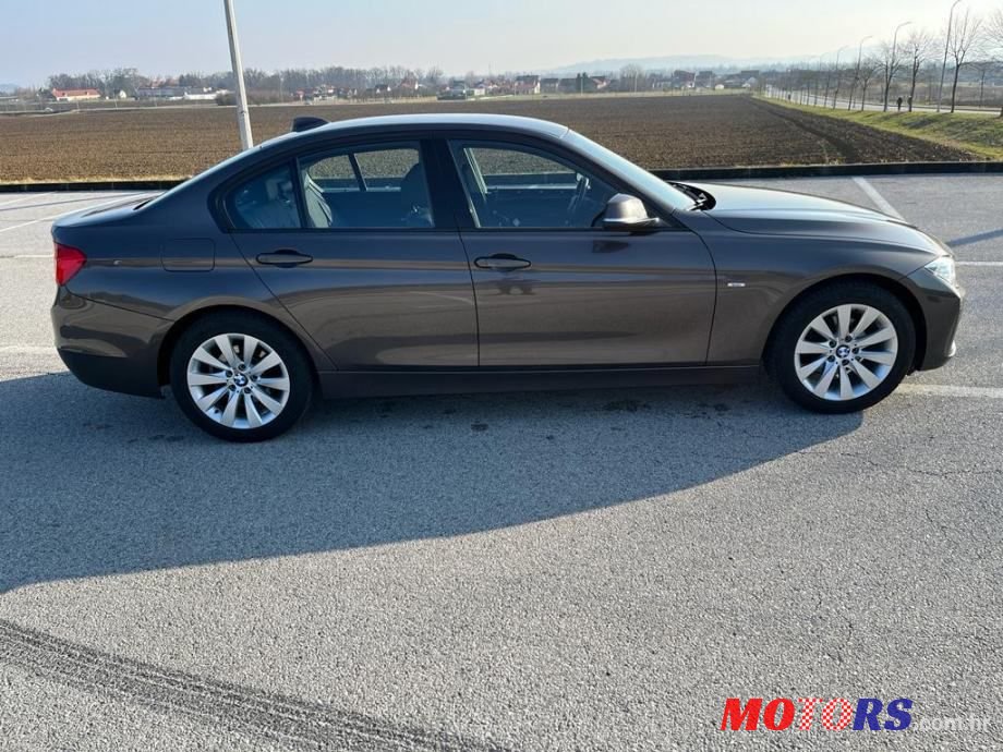 2013' BMW Serija 3 318D photo #2
