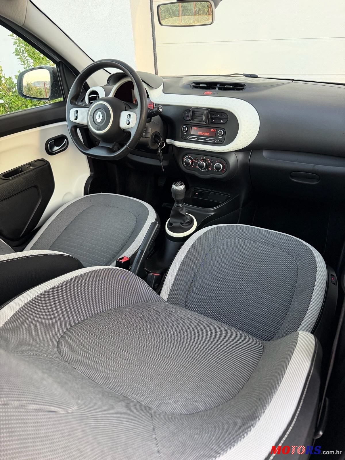2019' Renault Twingo Sce photo #5