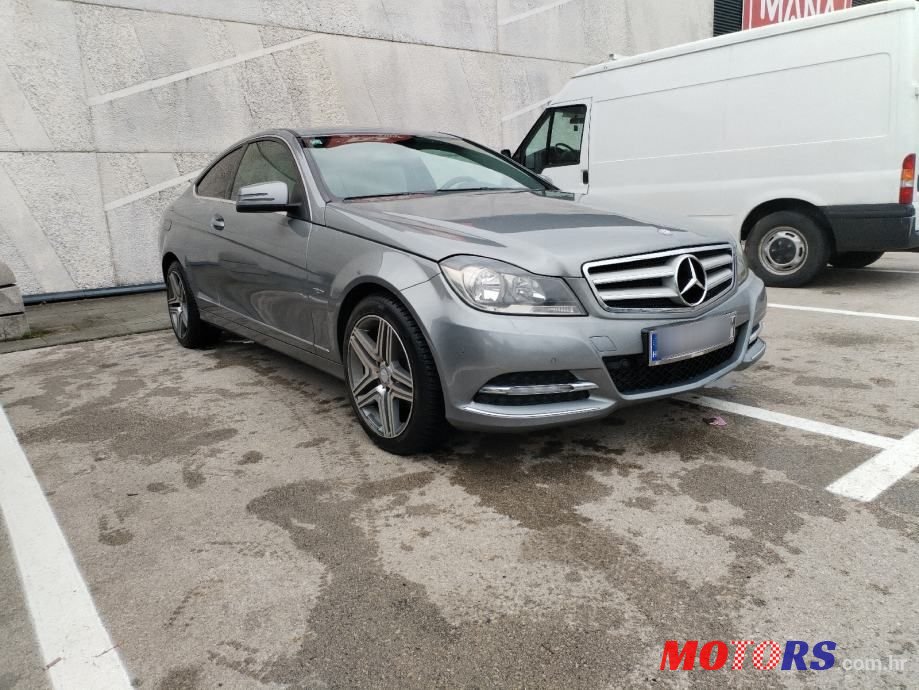 2011' Mercedes-Benz C-Klasa 220 Cdi photo #2
