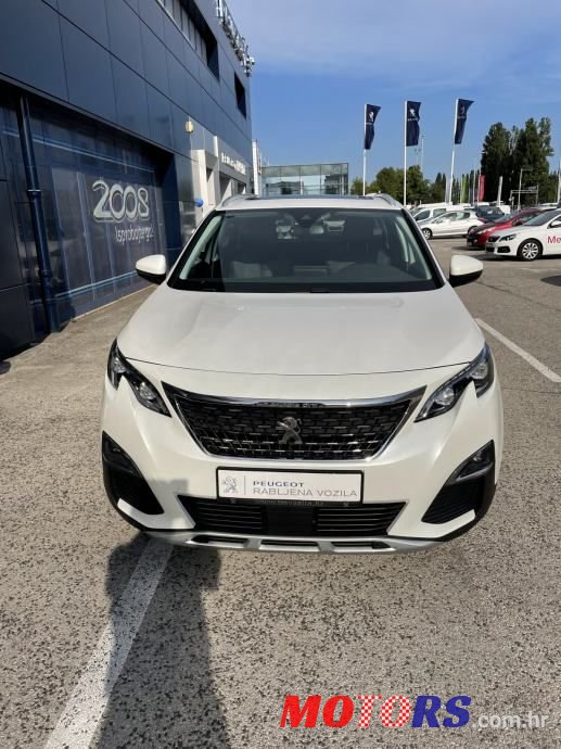 2017' Peugeot 5008 photo #2