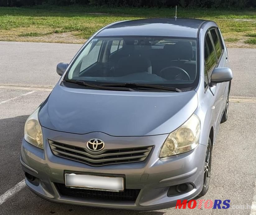2010' Toyota Verso 1.6 photo #1