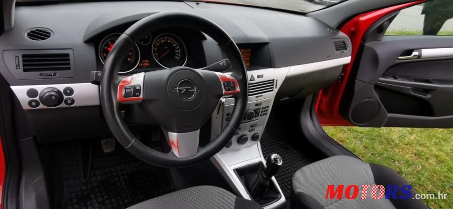 2011' Opel Astra 1,4 16V photo #5