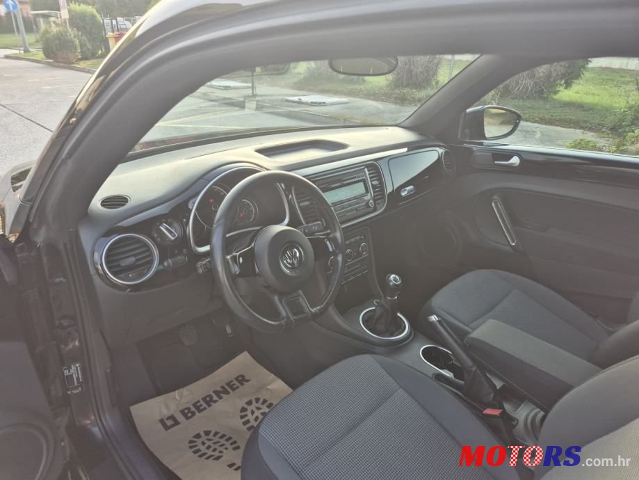 2012' Volkswagen Beetle 1,6 Tdi photo #5