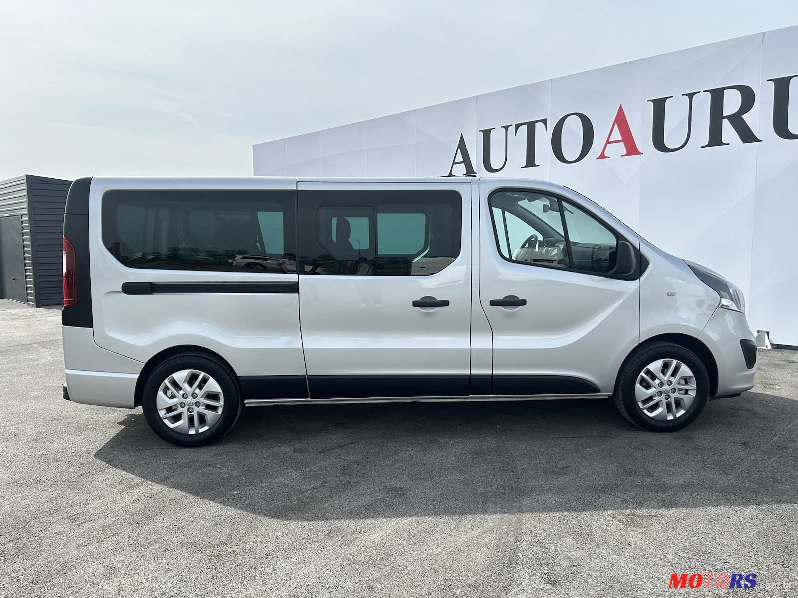 2017' Opel Vivaro photo #6