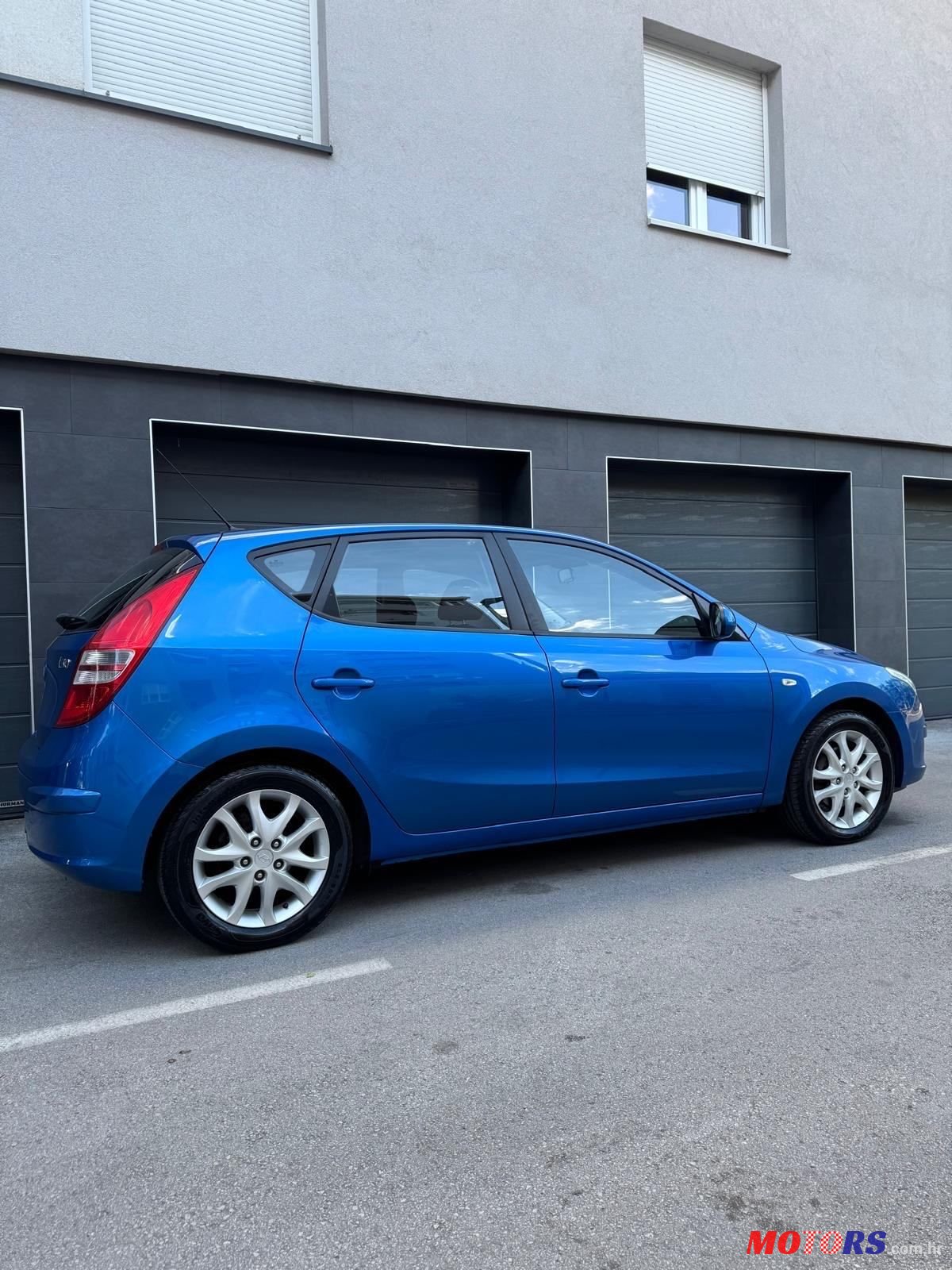 2009' Hyundai i30 1,6 photo #4
