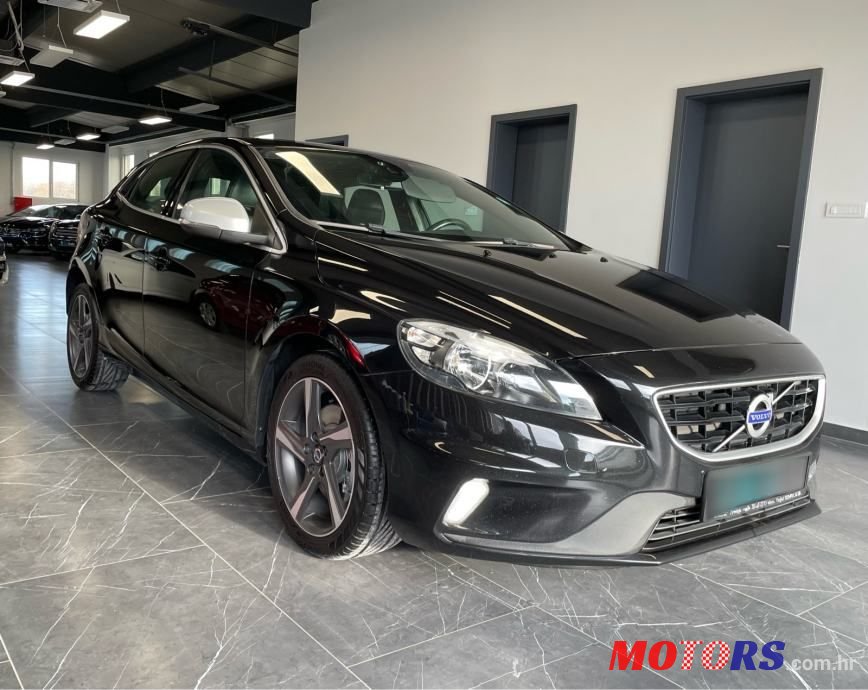 2015' Volvo V40 D2 Sport photo #1