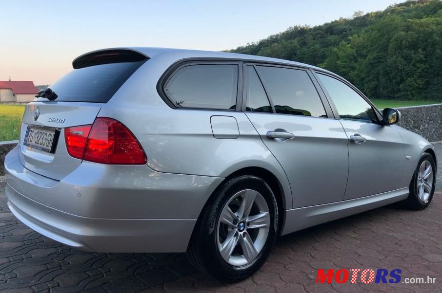2010' BMW Serija 3 320D Touring photo #1