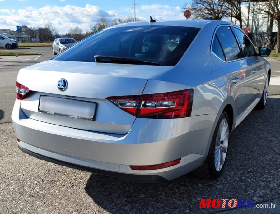 2019' Skoda Superb 2,0 Tdi Style photo #5
