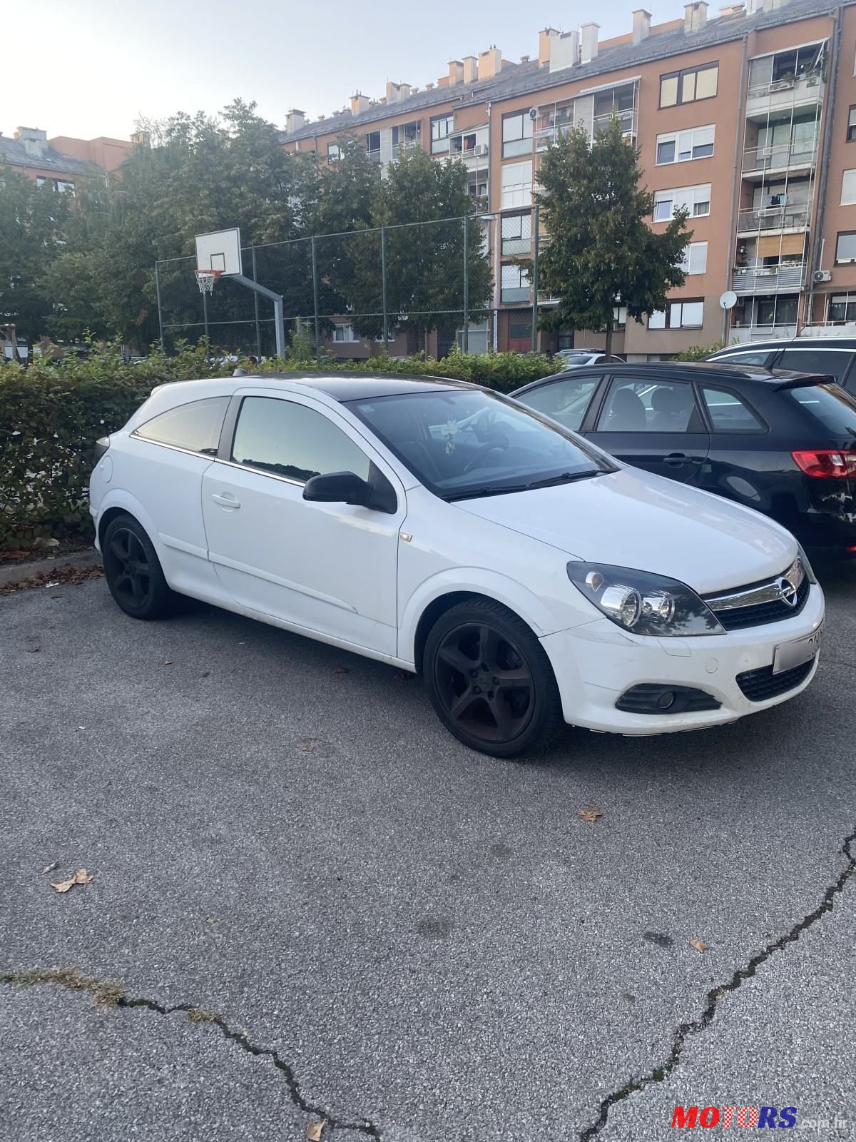 2006' Opel Astra Coupe 1.9 Gtc photo #3