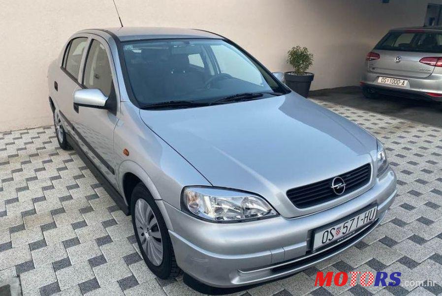 2005' Opel Astra 1,4 16V photo #1