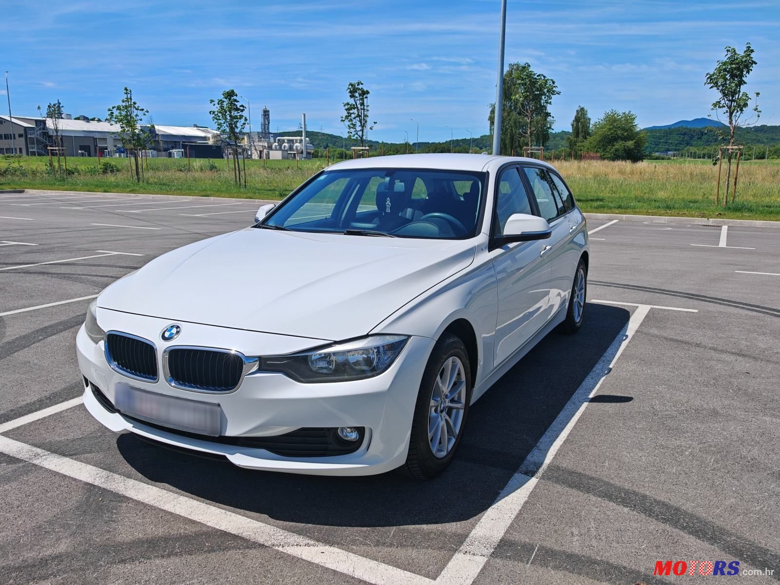 2015' BMW Serija 3 316D photo #1
