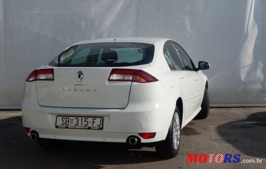 2014' Renault Laguna photo #2