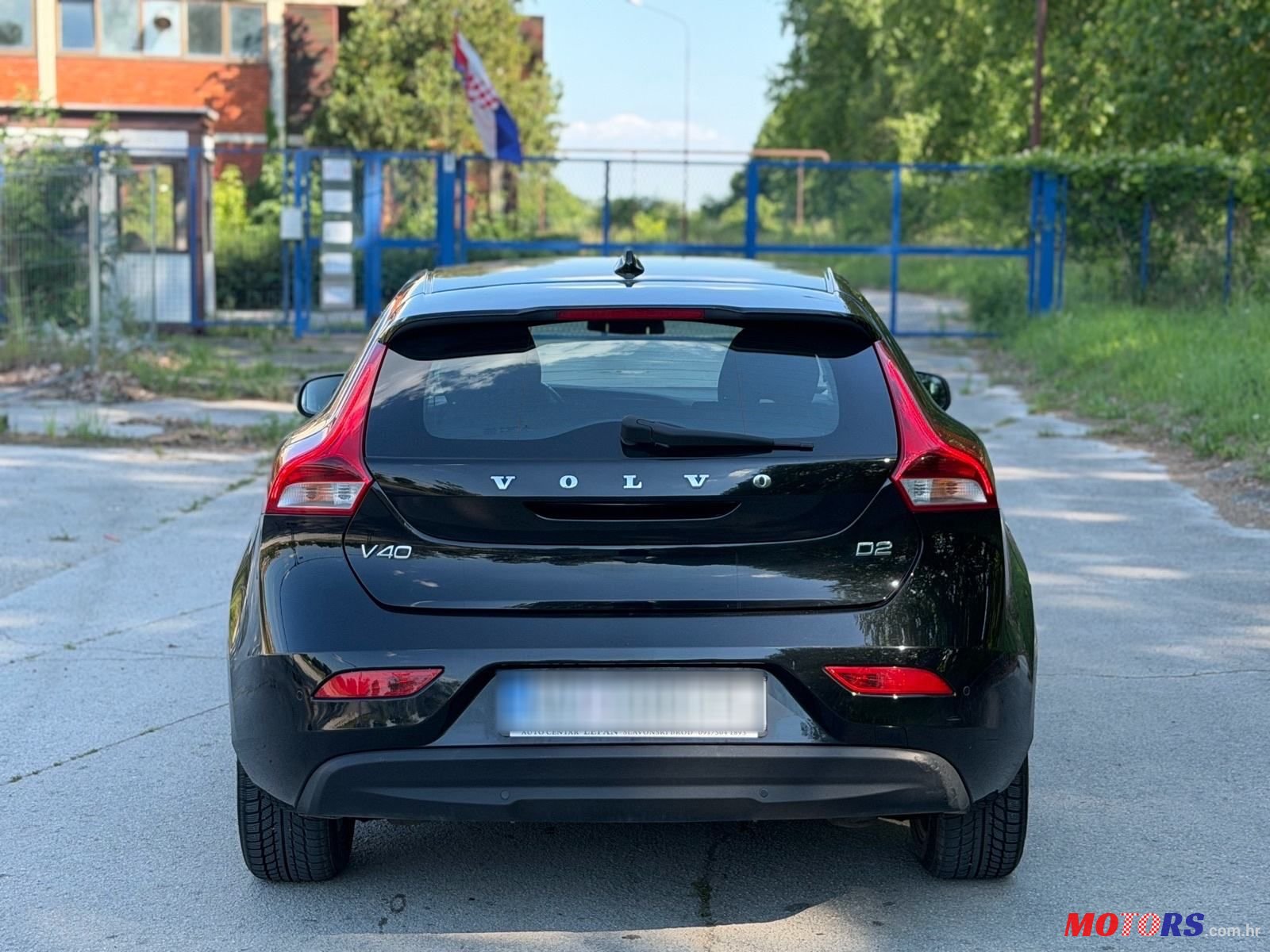 2017' Volvo V40 D3 photo #6