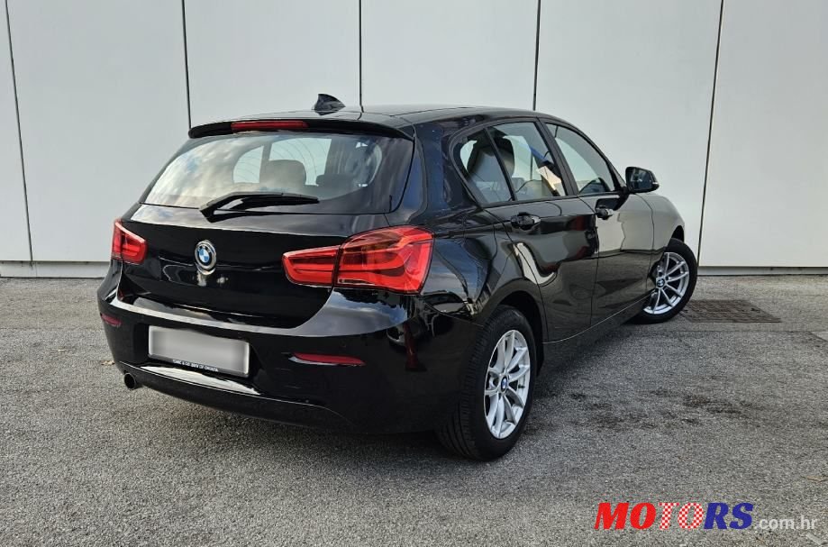 2015' BMW Serija 1 116D photo #2
