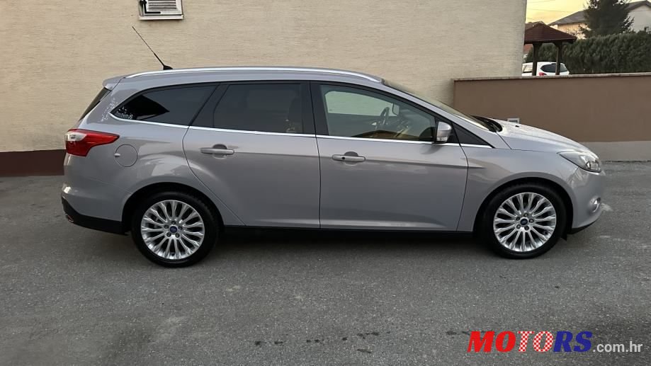 2012' Ford Focus Karavan photo #3