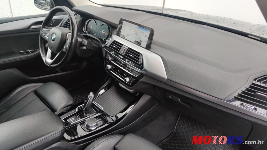 2018' BMW X3 Xdrive20D photo #4