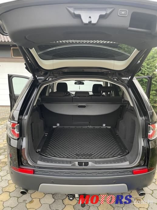 2016' Land Rover Discovery Sport photo #5